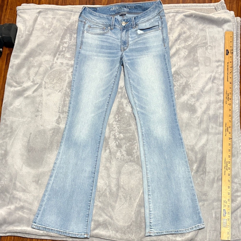 American Eagle Outfitters Light Blue Kick Boot women Jeans.